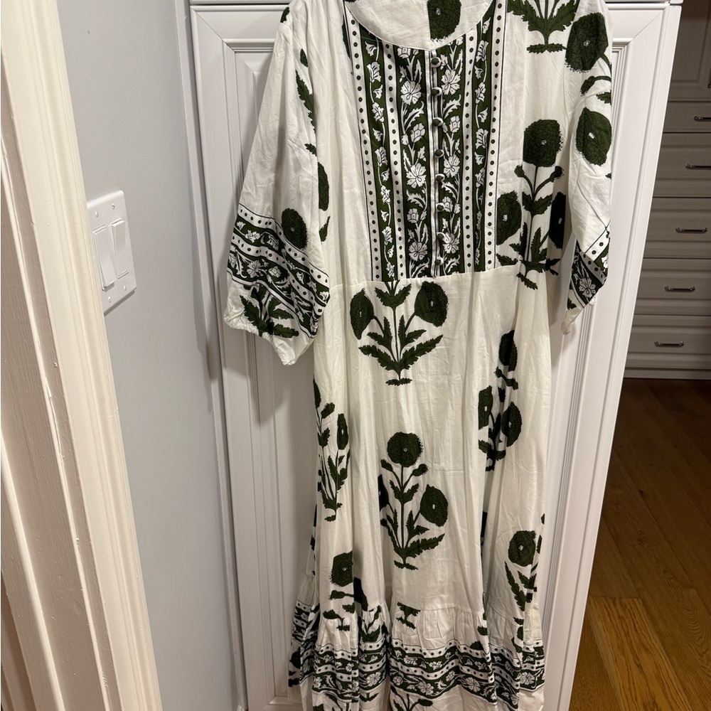 Elegant Green and White Maxi Dress